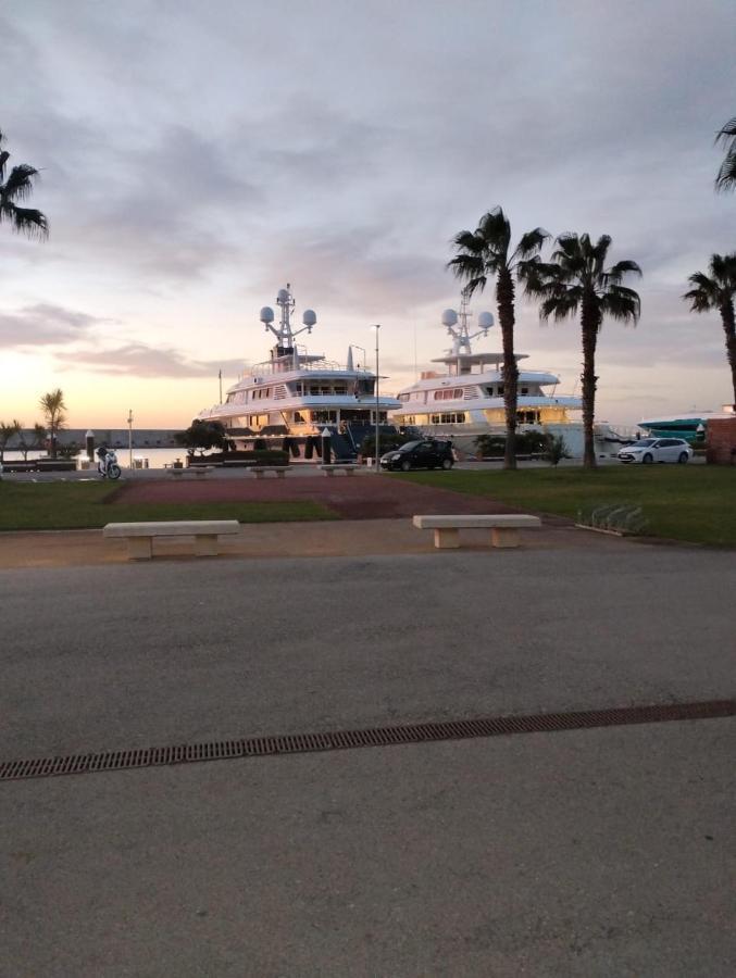 Hotel Mar Y Pepa San Adrián de Besós Zewnętrze zdjęcie